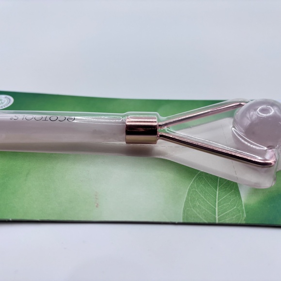 Ecotools Rose Quartz Contour Face Roller - Picture 8 of 9